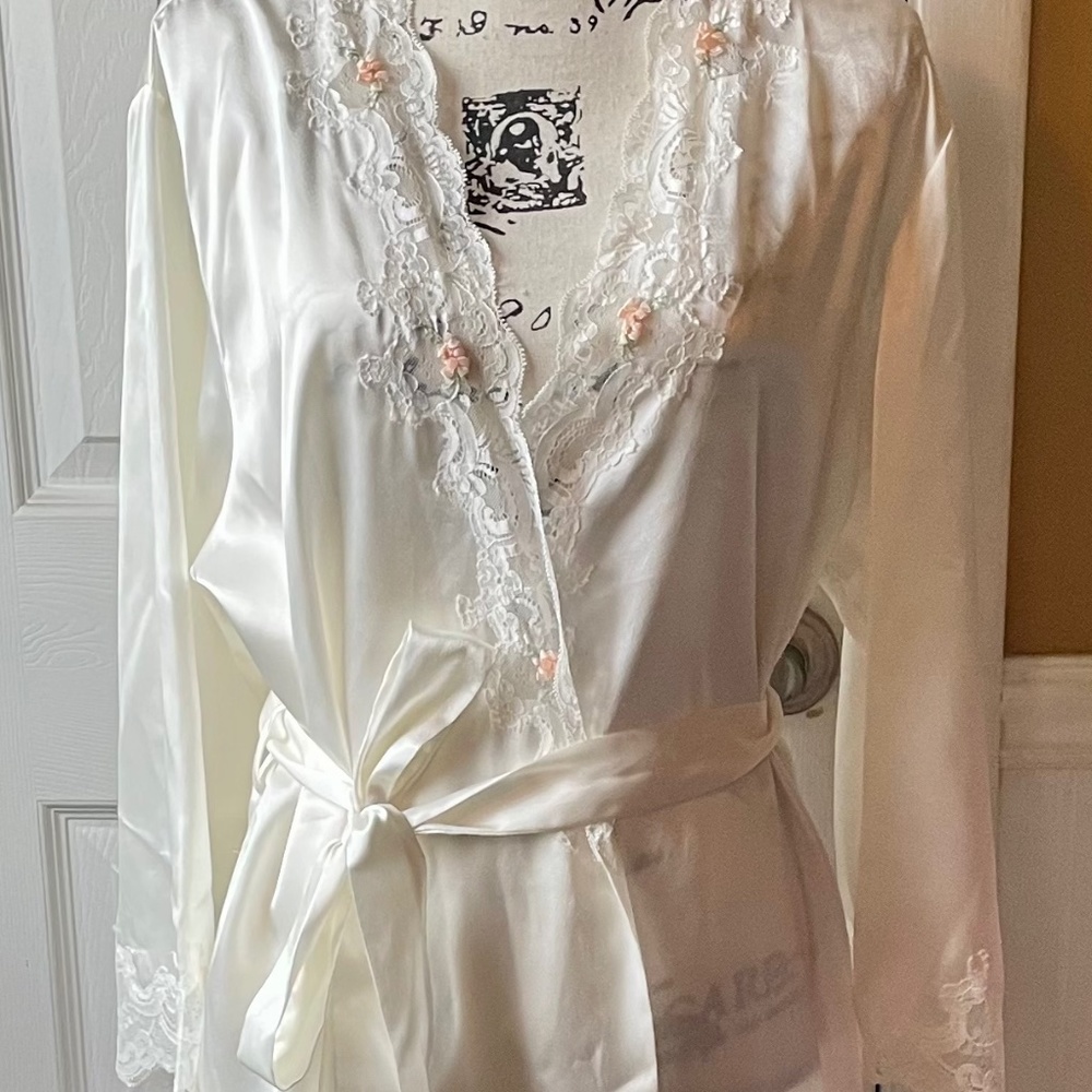 Oscar de la Renta Pink Collection Short Satin Robe Medium NWOT